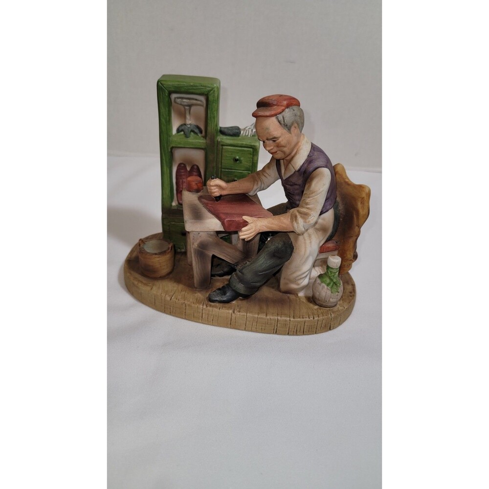 Lefton Cobbler Shoemaker Figure Figurine XU1475 Hand Painted Ceramic Japan Vtg